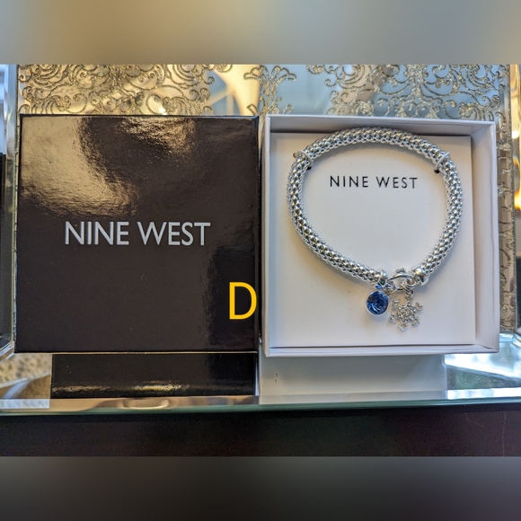 ❄️Bundle of Snowflake Jewelry❄️ - Picture 2 of 14